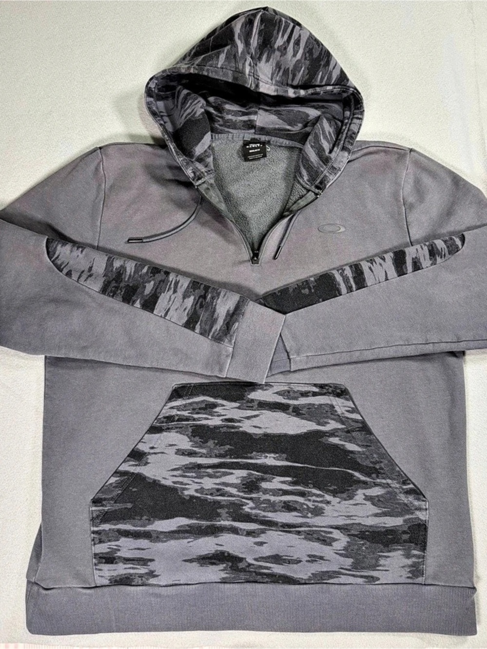 Oakley Camo Patch 1/4 Zip Hoodie Gray